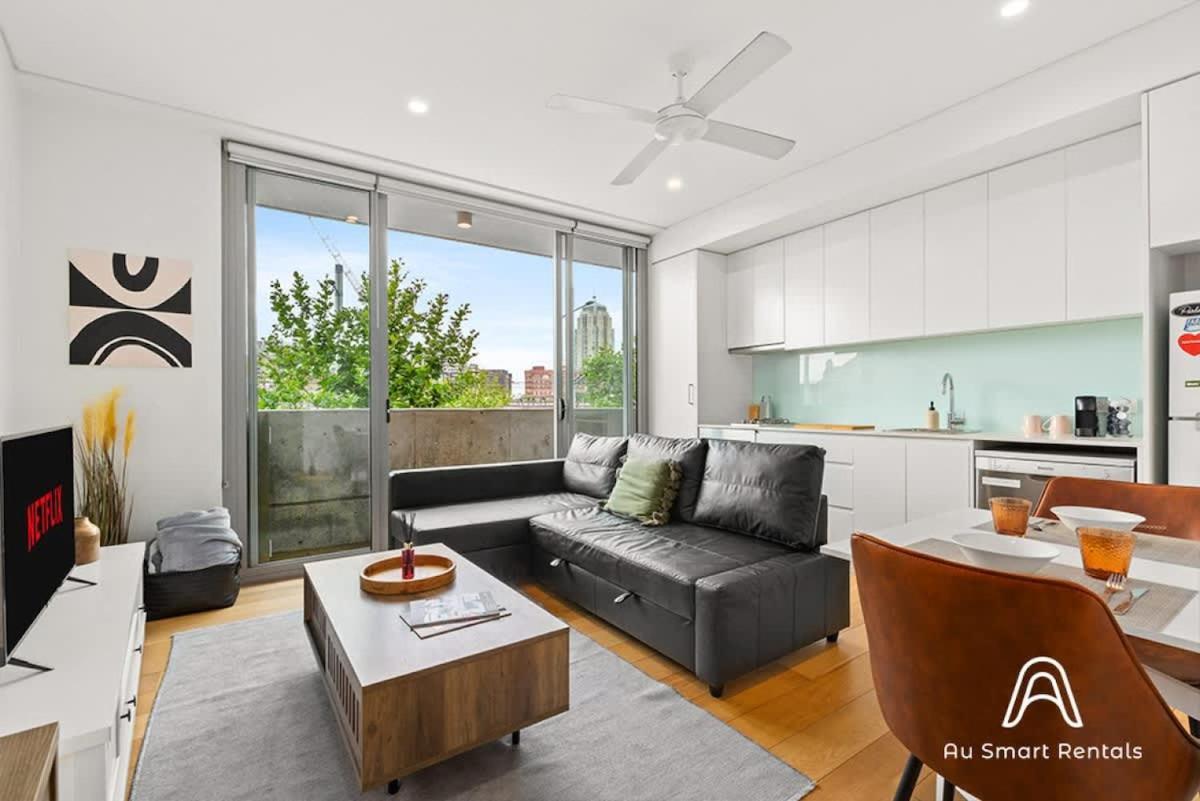 Apartment Stylish 1 Bedroom With Balcony And Air-con